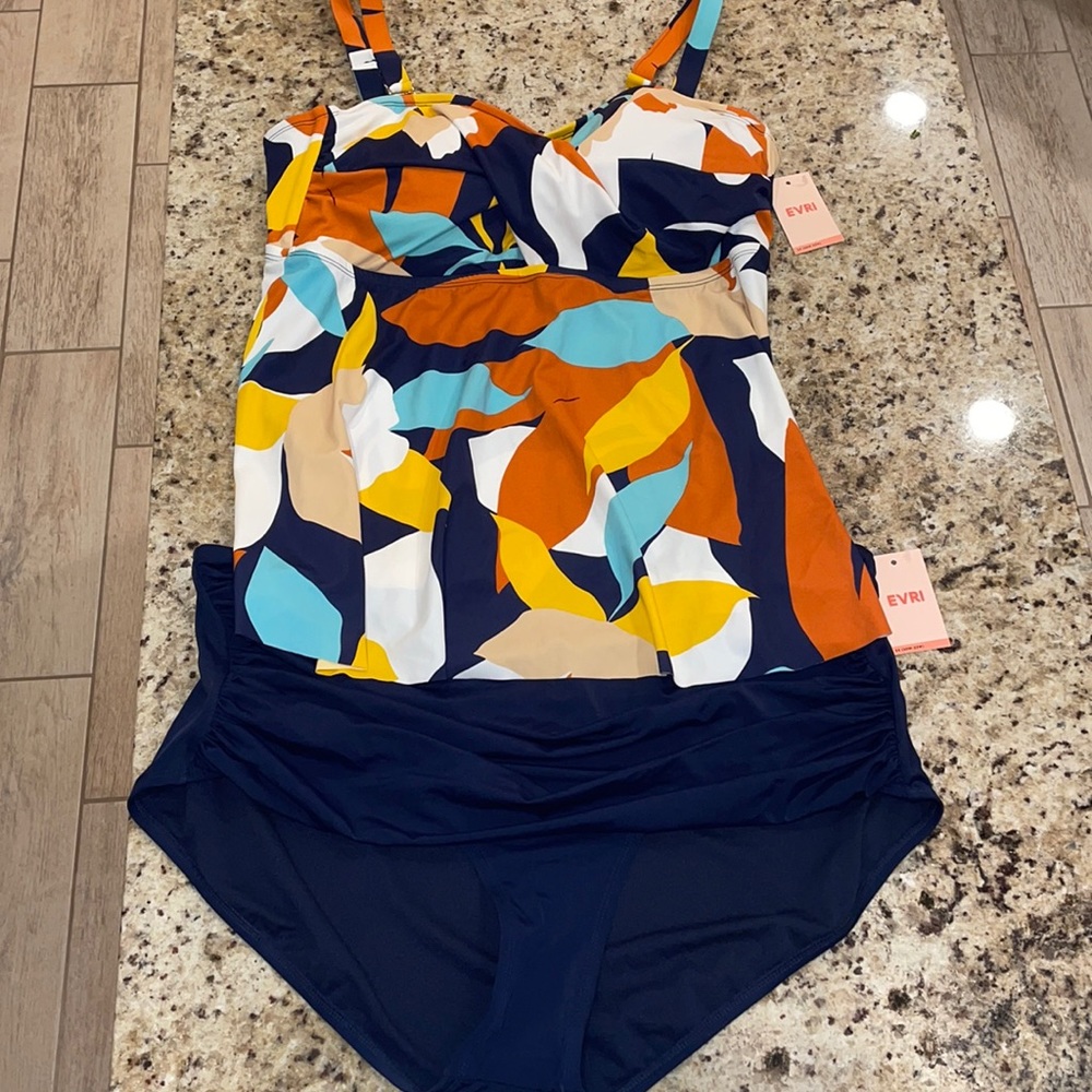 Tankini top and bottoms